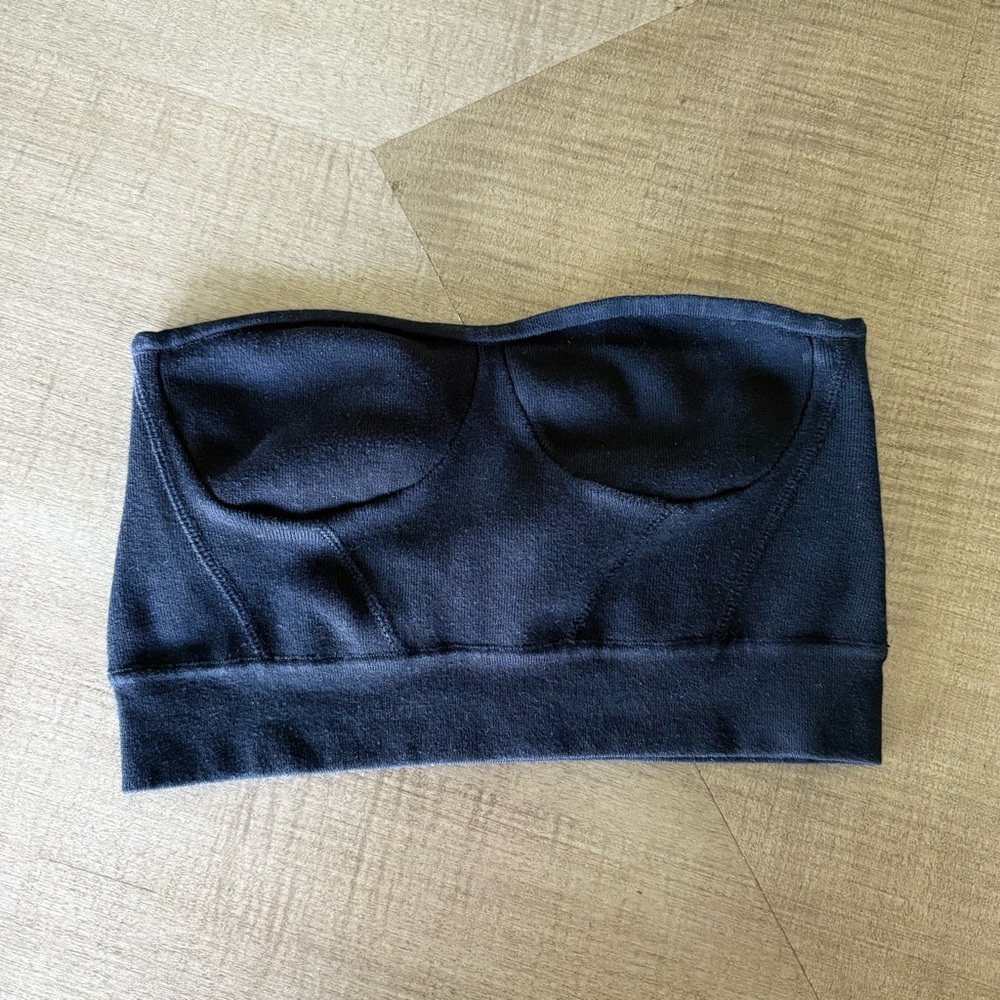 rta nour crop top in black - Picture 7 of 8